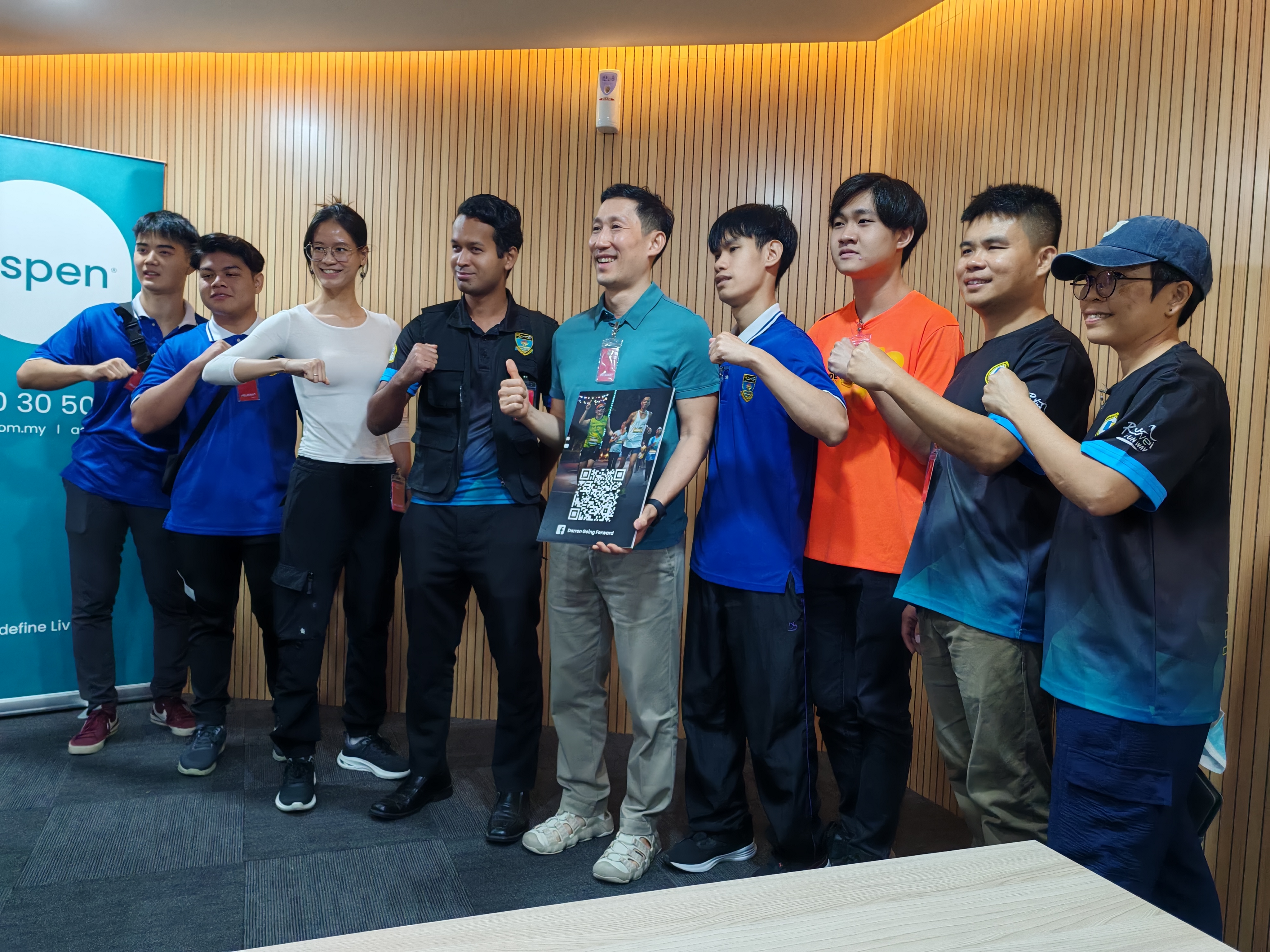 Gift For Happy Feet - Darren's PBIM 2025 Full Marathon Challenge Event Photos