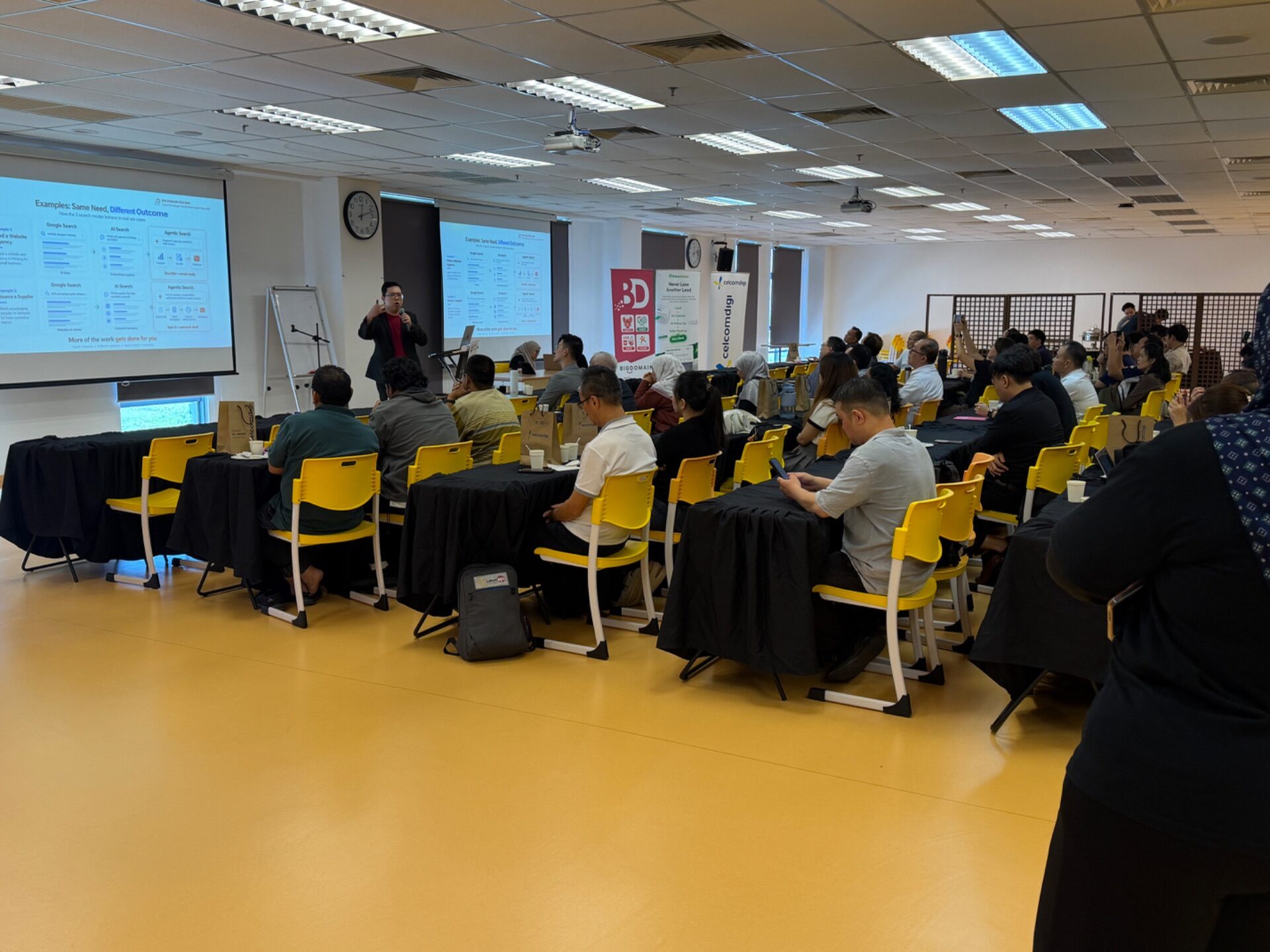 Seeing the Unseen: Exploring the World of Microscopy and Beam Surface Analysis Workshop photo