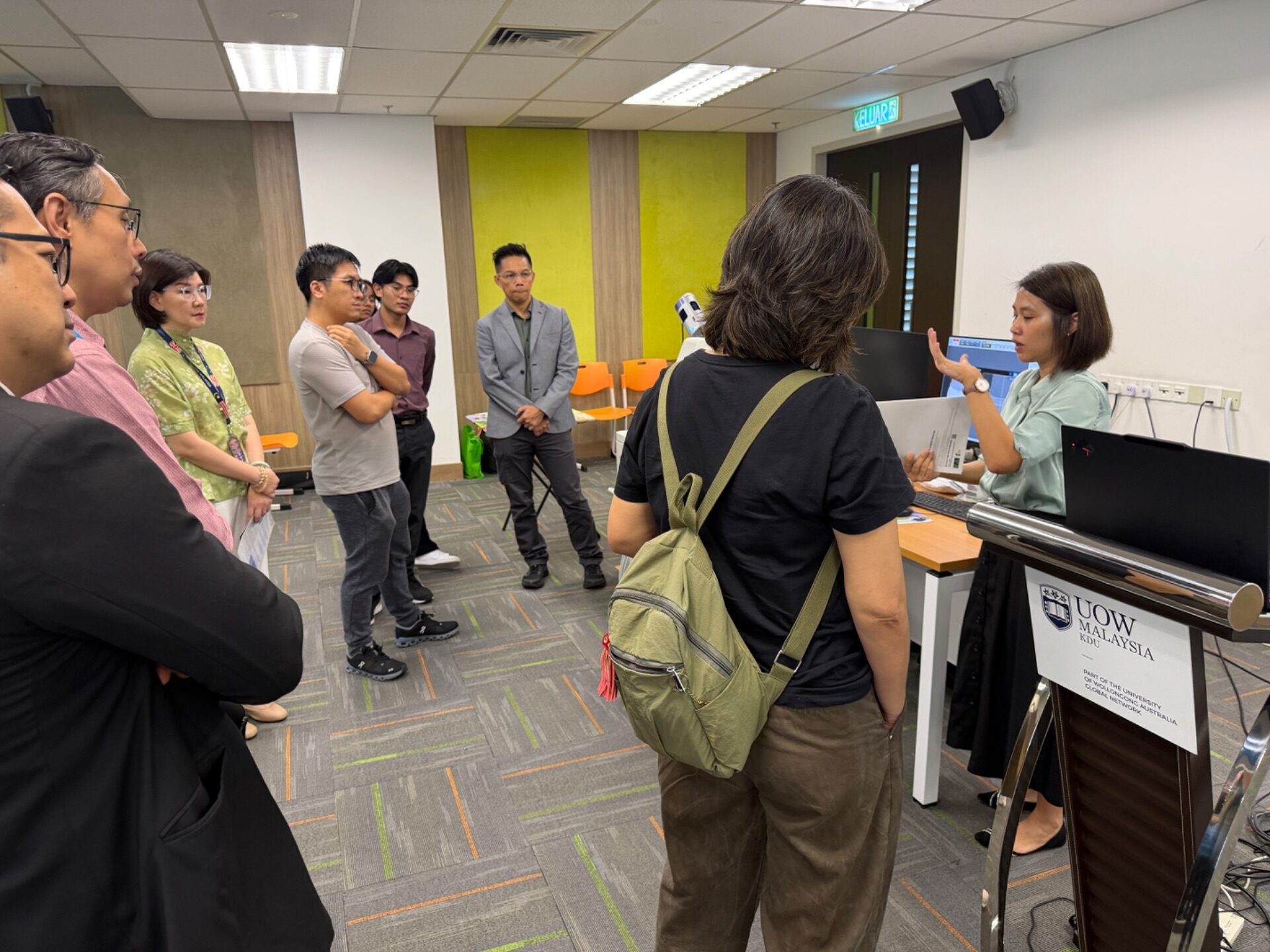 Seeing the Unseen: Exploring the World of Microscopy and Beam Surface Analysis Workshop photo