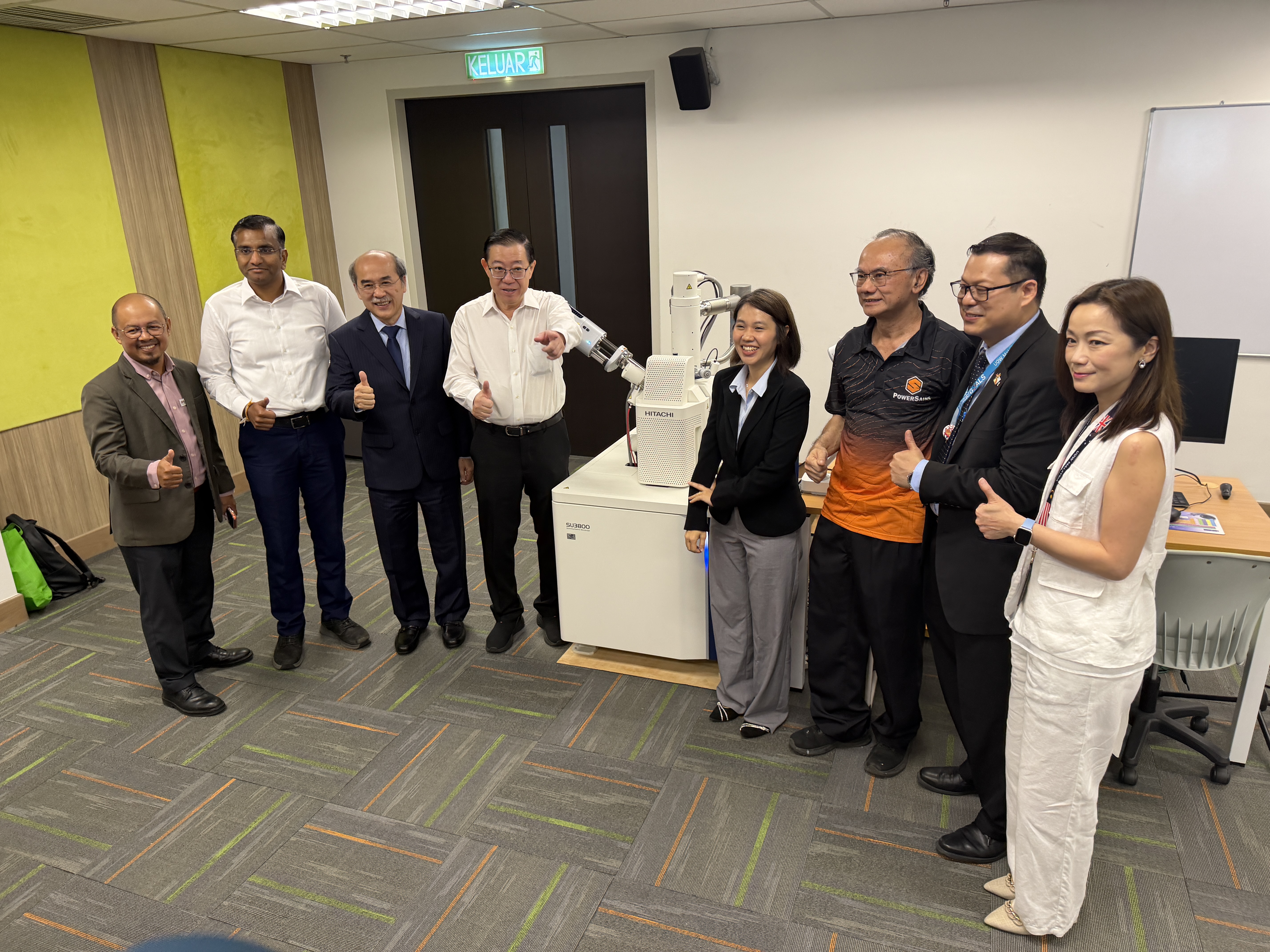 Seeing the Unseen: Exploring the World of Microscopy and Beam Surface Analysis Workshop photo